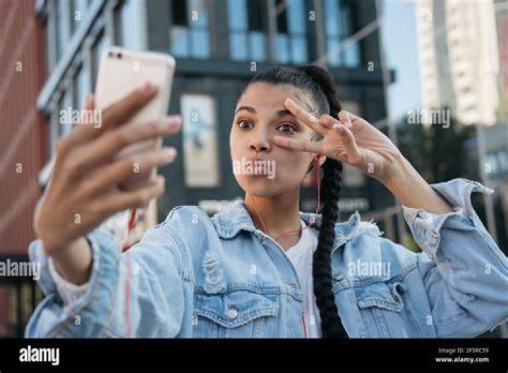 Mobile device video streaming